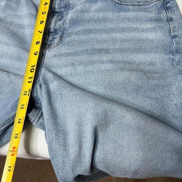 American Eagle Light Wash Mom Straight Jeans 20 Short Women Plus Size - Picture 10 of 11